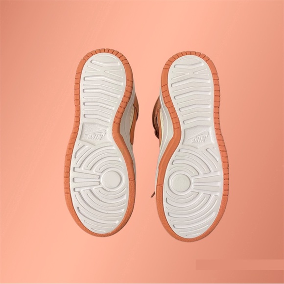 Nike Dunk High Up Shoes (6.5) NWT - Picture 6 of 7